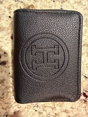 New Designer Black Leather Folio / Wallet / Card Case with Embossed Hermes Logo